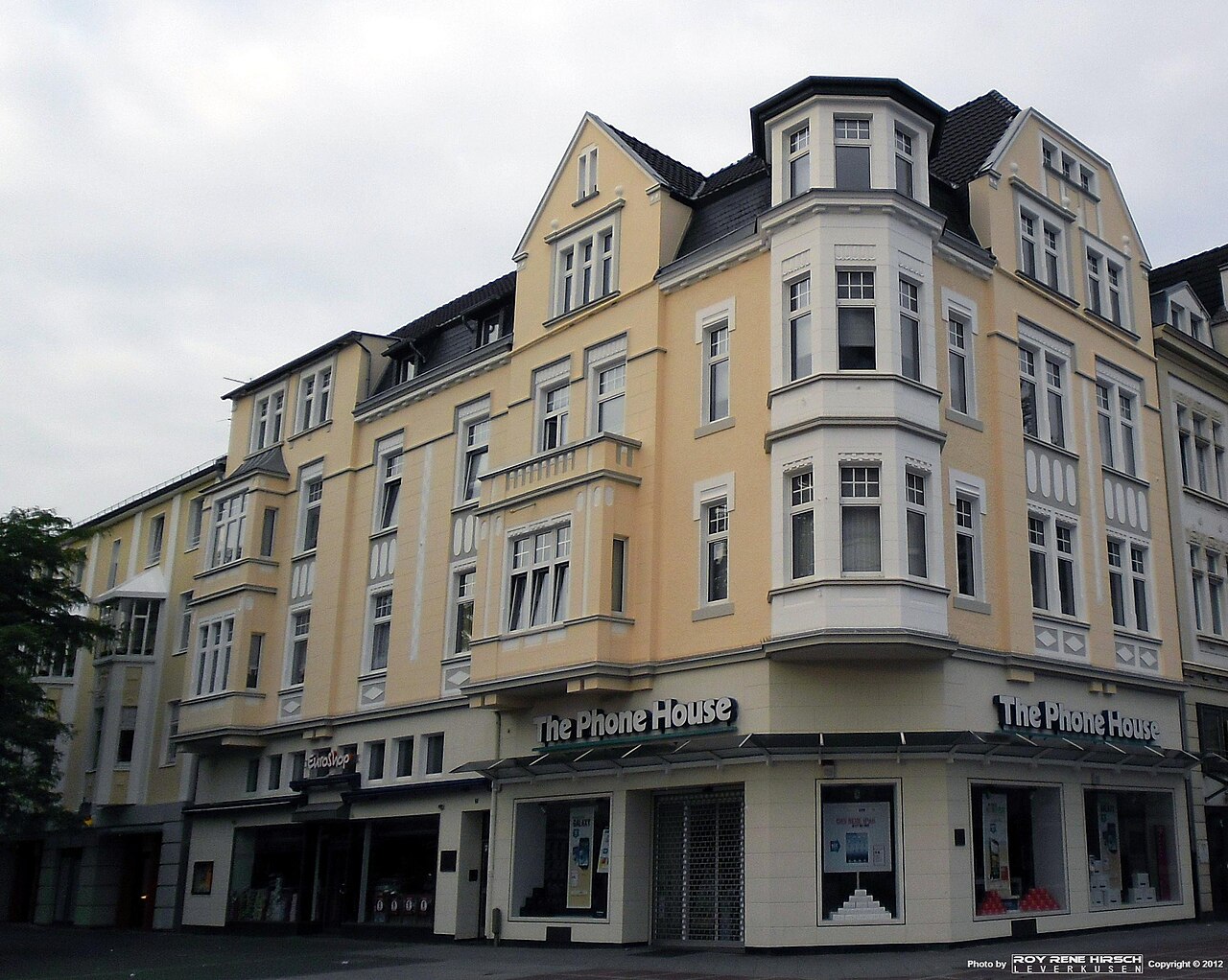 Olympiacos & Leverkusen: UCL Hopes and Knockout Play-off Fight